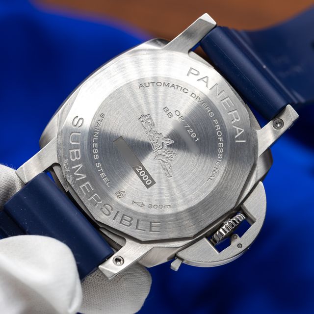 Panerai Submersible PAM02223 Image 4